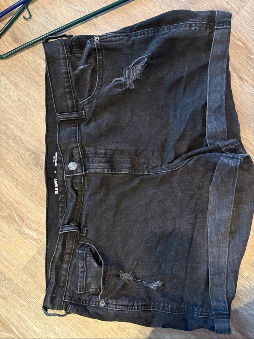 Old Navy Black womens favorite boyfriend Relaxed Distressed Jeans